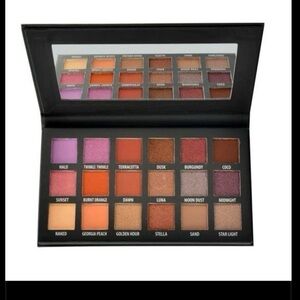 NWT KAB cosmetics day and night eye shadow palette